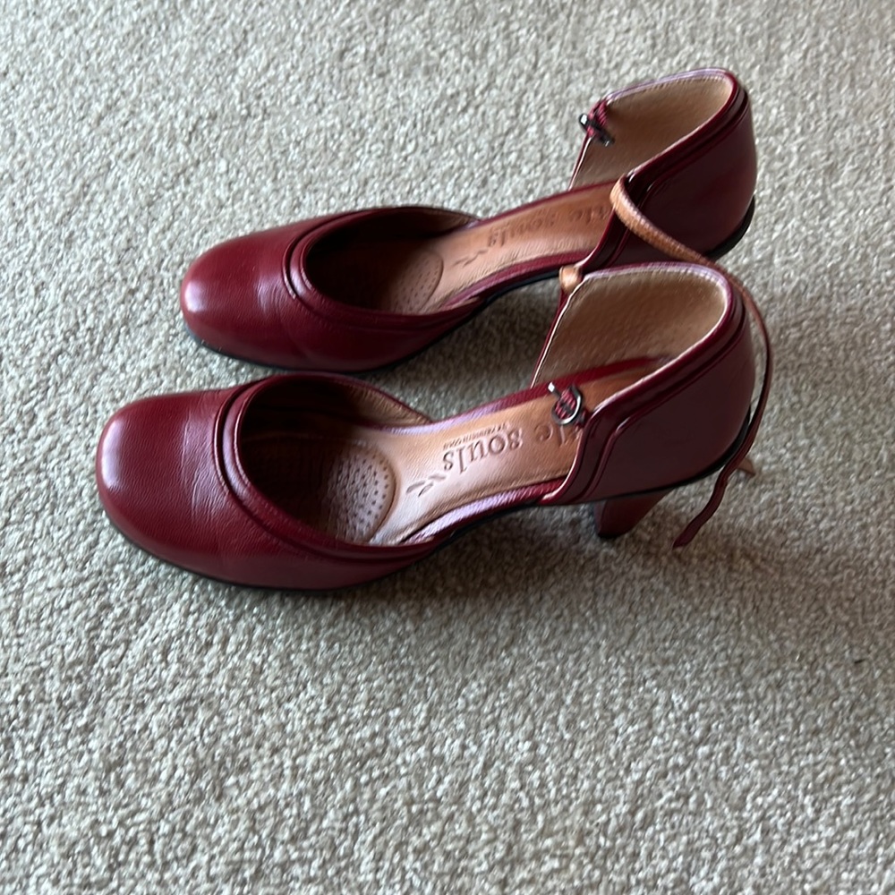 Kenneth Cole Gentle Soles heels